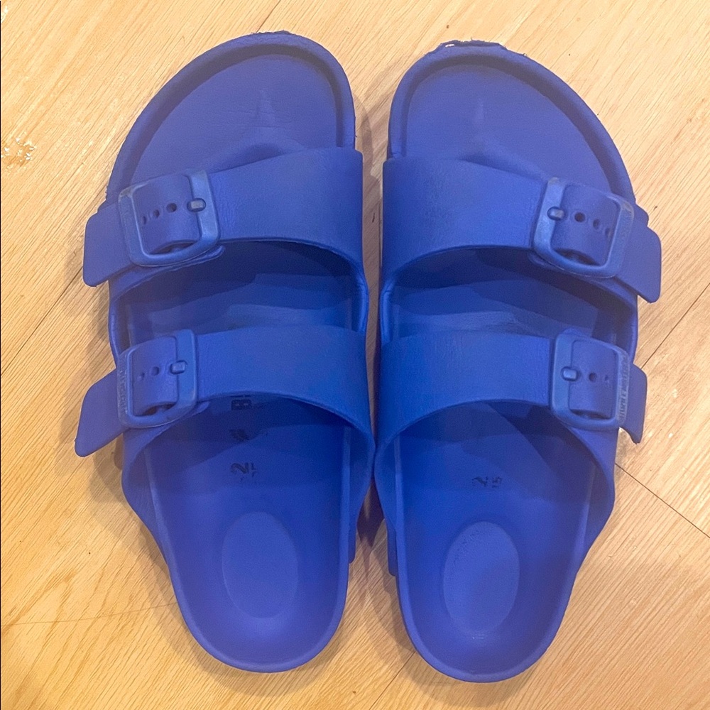 Kids Birkenstock size 32 (1-1/2) GUC